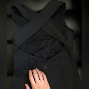 Lululemon Picnic Play Dress Black Second Release with Logo on back Size 2 EUC